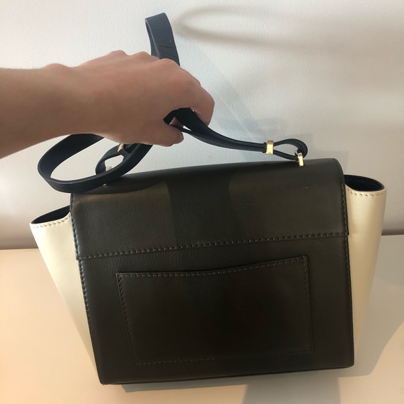 Luxurious and trendy Carolina Herrera handbag - Picture 5 of 6